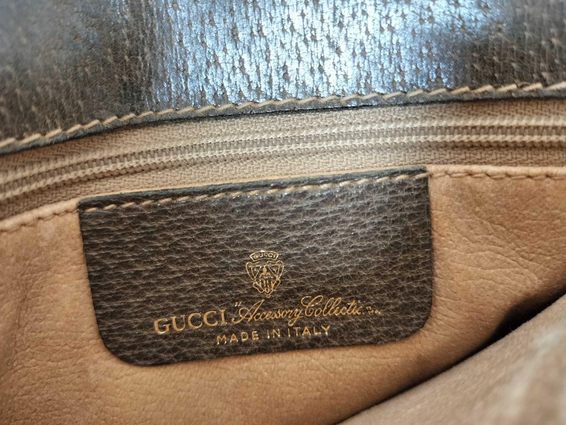 GUCCI GG Supreme GUCCI Shoulder Bag Accessories GG Supreme Shoulder Bag