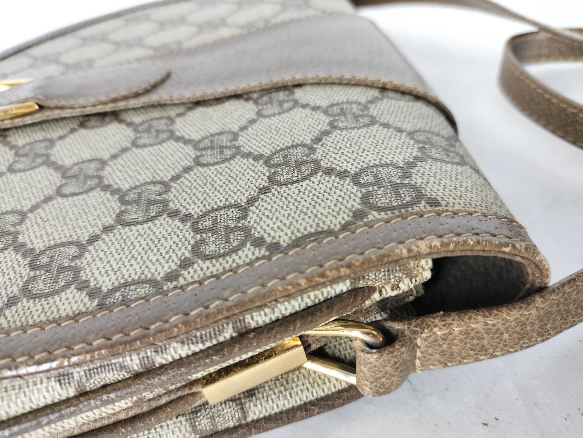 GUCCI GG Supreme GUCCI Shoulder Bag Accessories GG Supreme Shoulder Bag