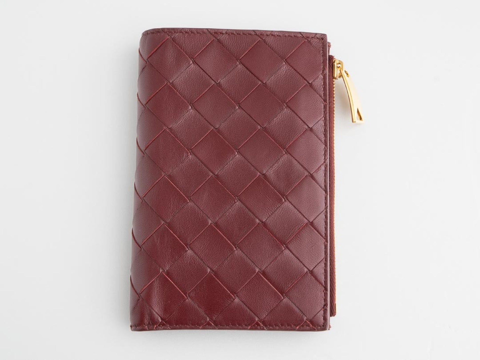 BOTTEGA VENETA Intrecciato Bottega Veneta 749940 Medium Intrecciato Bi-fold Zipper Wallet in Barolo Leather