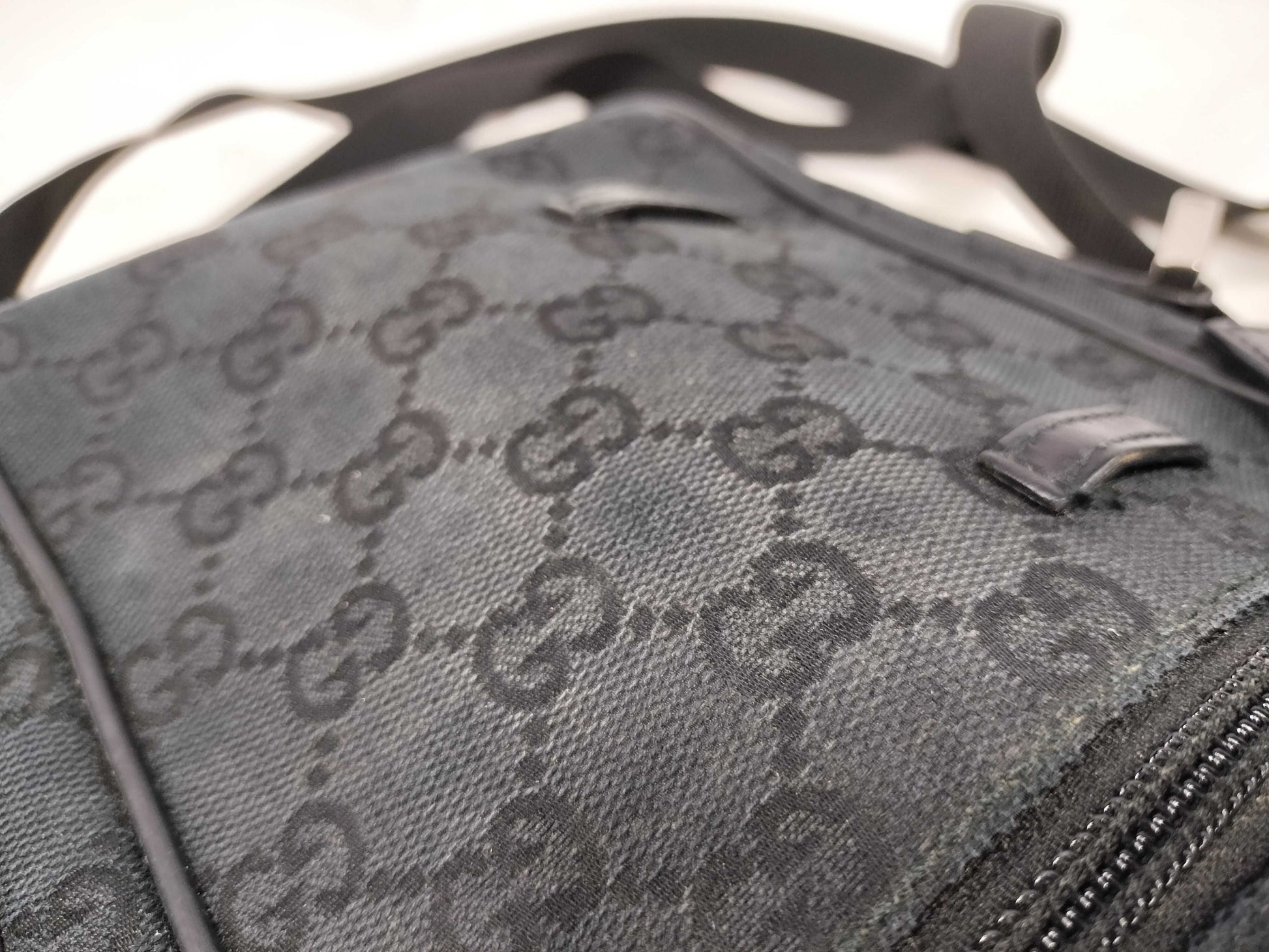 GUCCI GG Canvas Shoulder Bag in Black