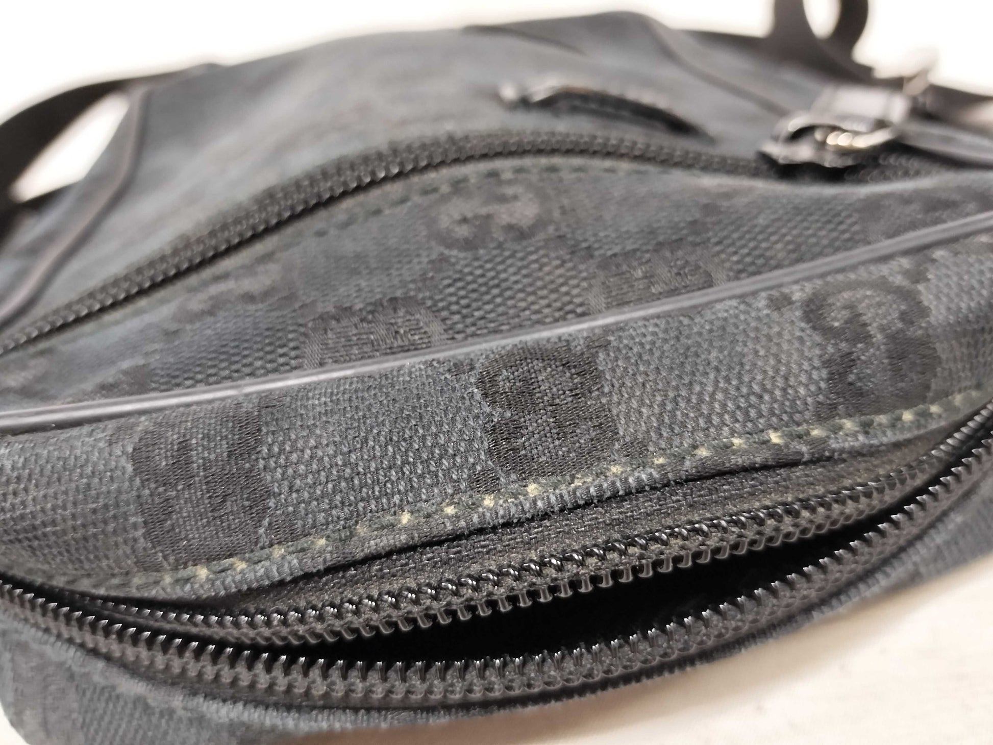 GUCCI GG Canvas Shoulder Bag in Black