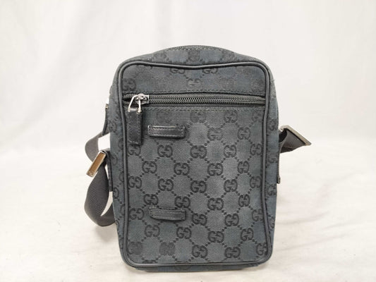GUCCI GG Canvas Shoulder Bag in Black