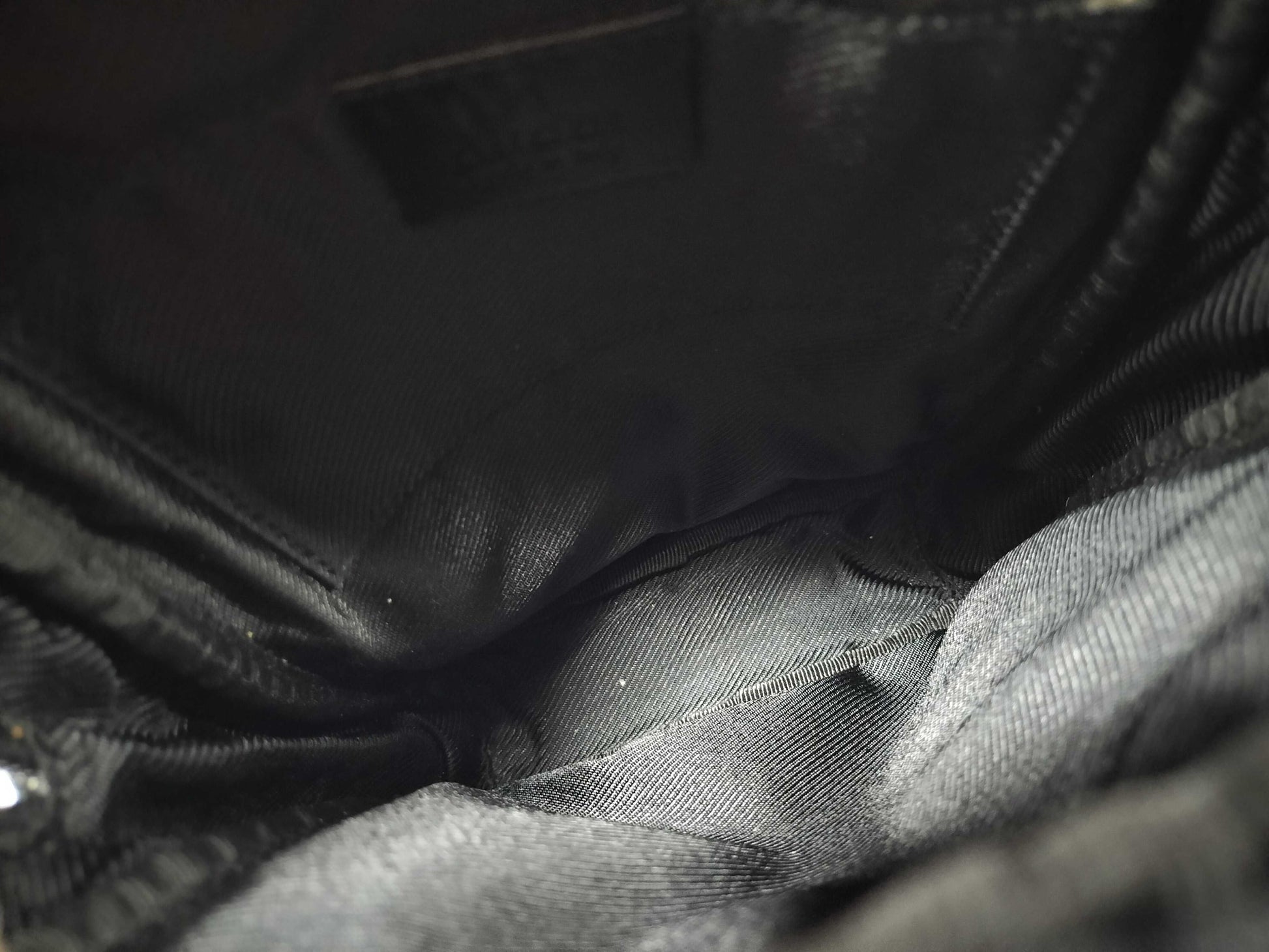GUCCI GG Canvas Shoulder Bag in Black