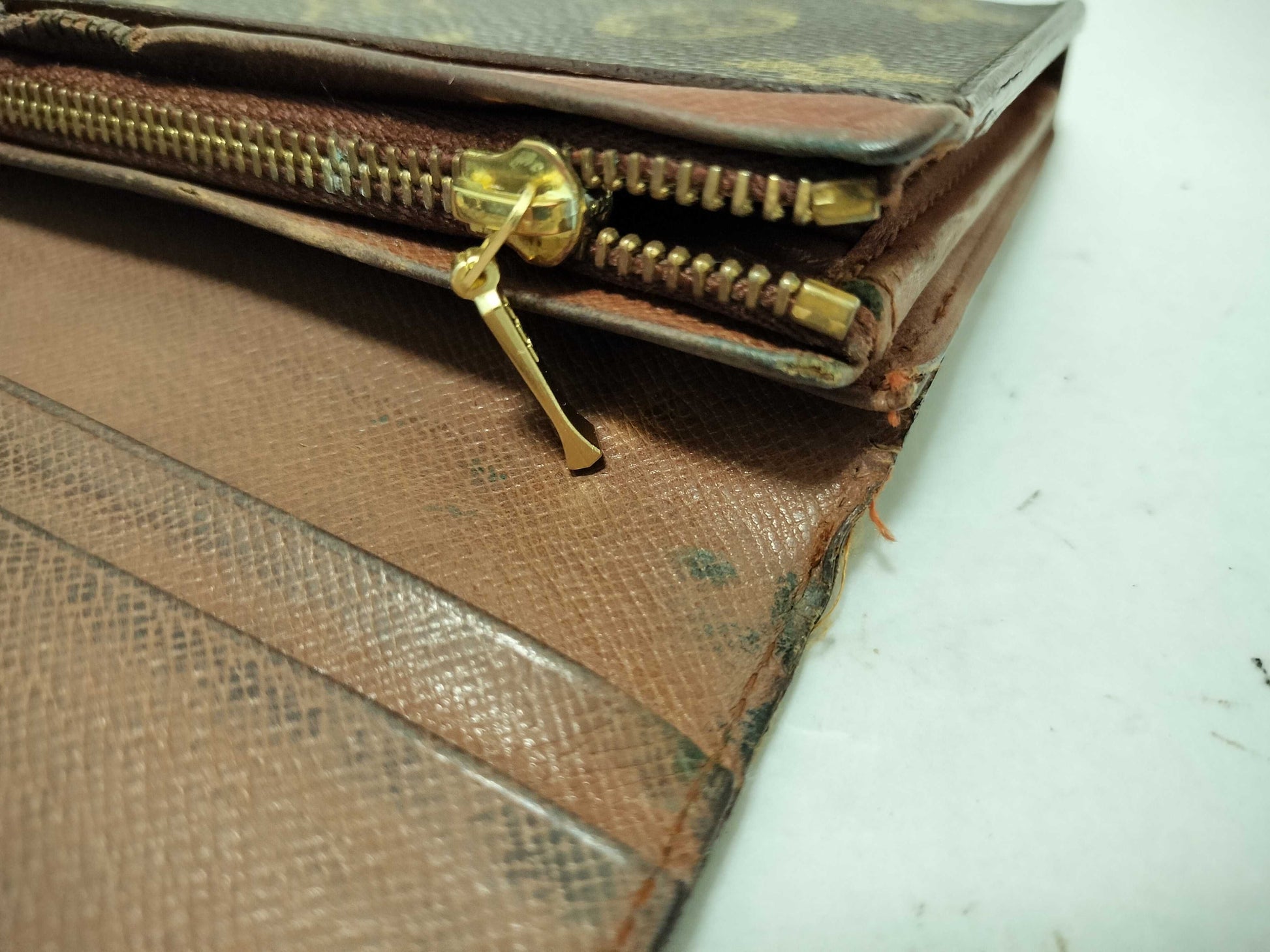 LOUIS VUITTON Monogram Louis Vuitton Monogram Wallet