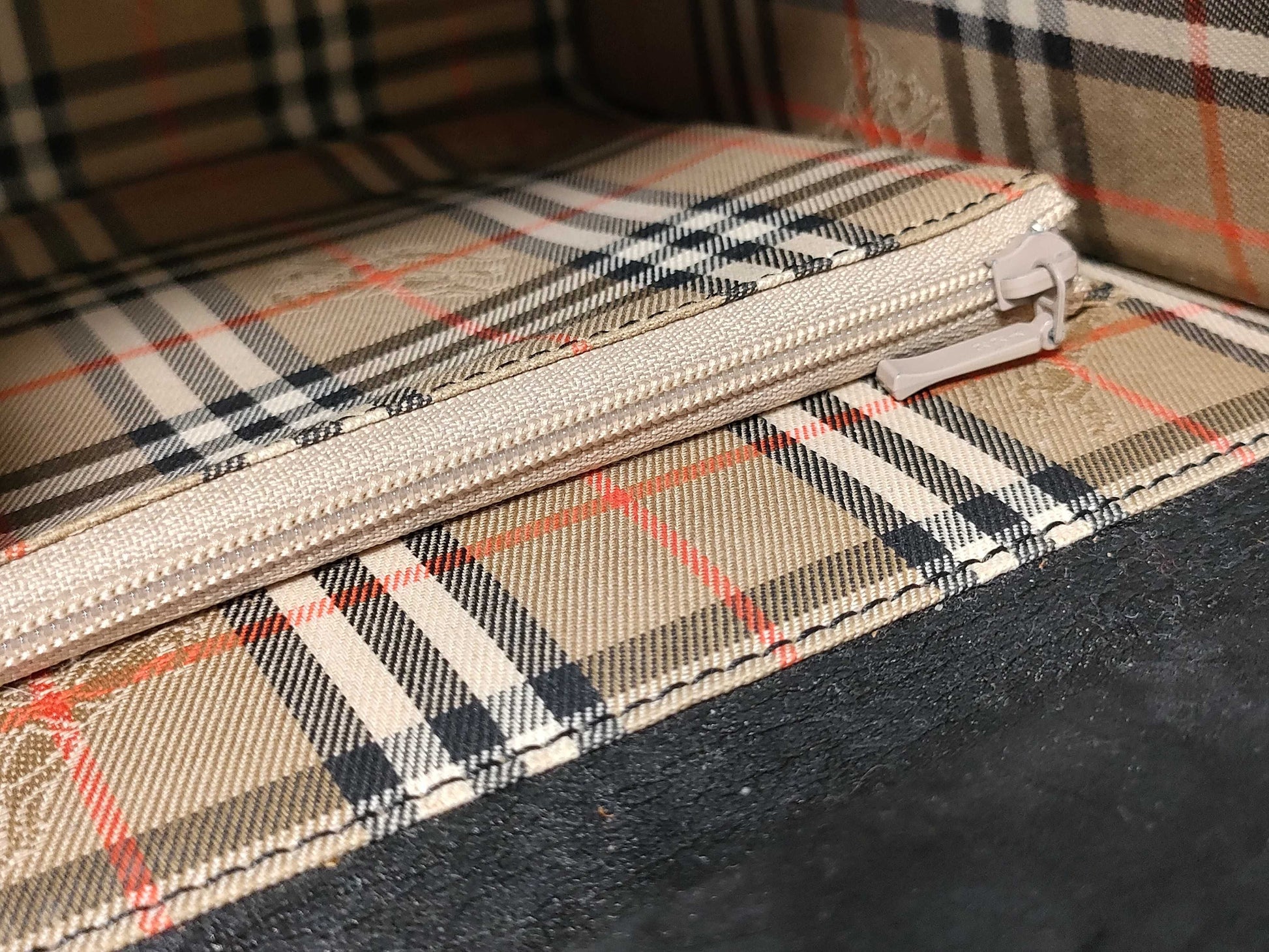 BURBERRY Black Handbag