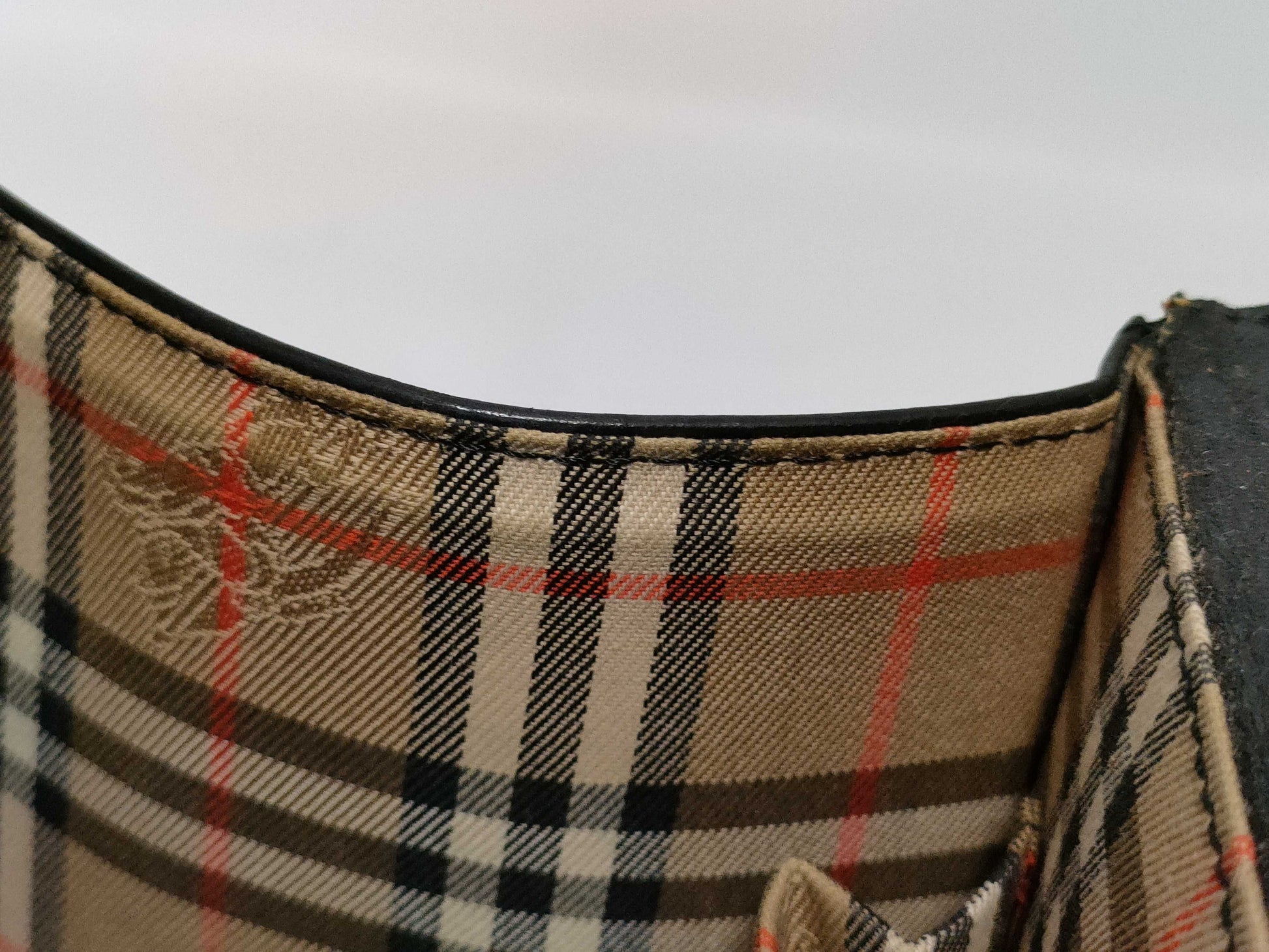 BURBERRY Black Handbag