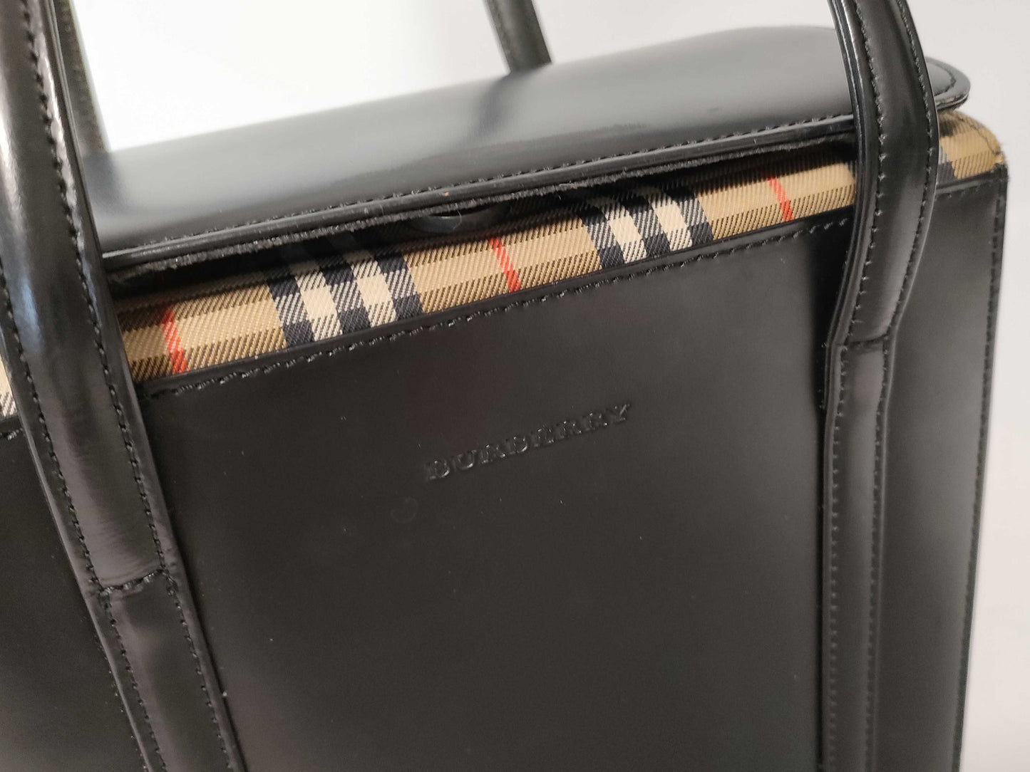 BURBERRY Black Handbag