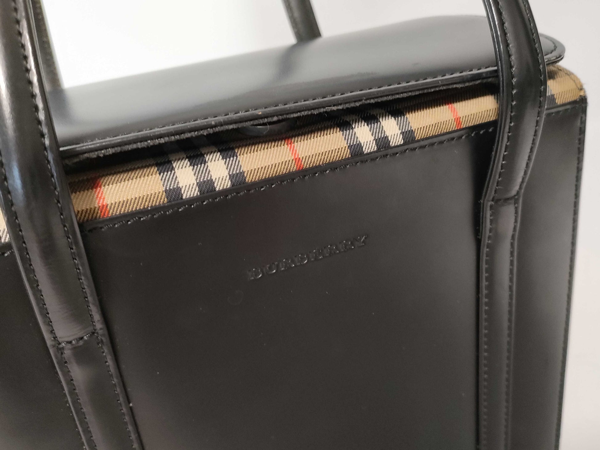 BURBERRY Black Handbag