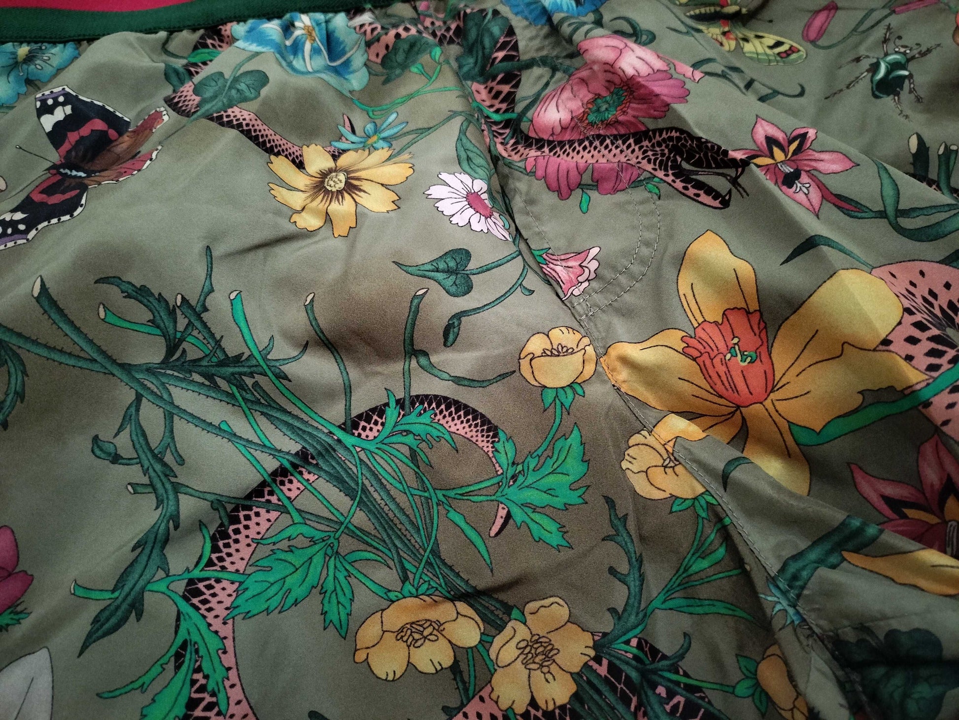 GUCCI GUCCI Nylon Floral Shorts Khaki 430782 Pants