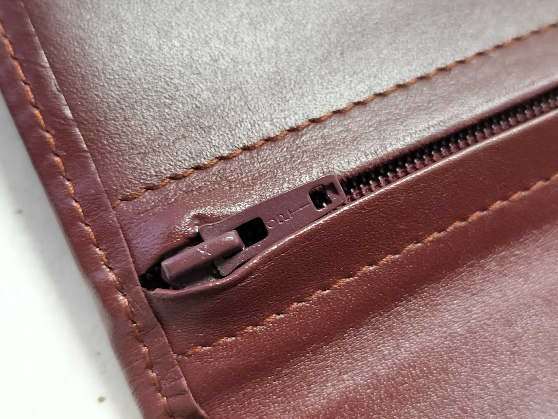 Cartier Must Cartier Second Bag Clutch Bag Must Leather Bordeaux Second Bag