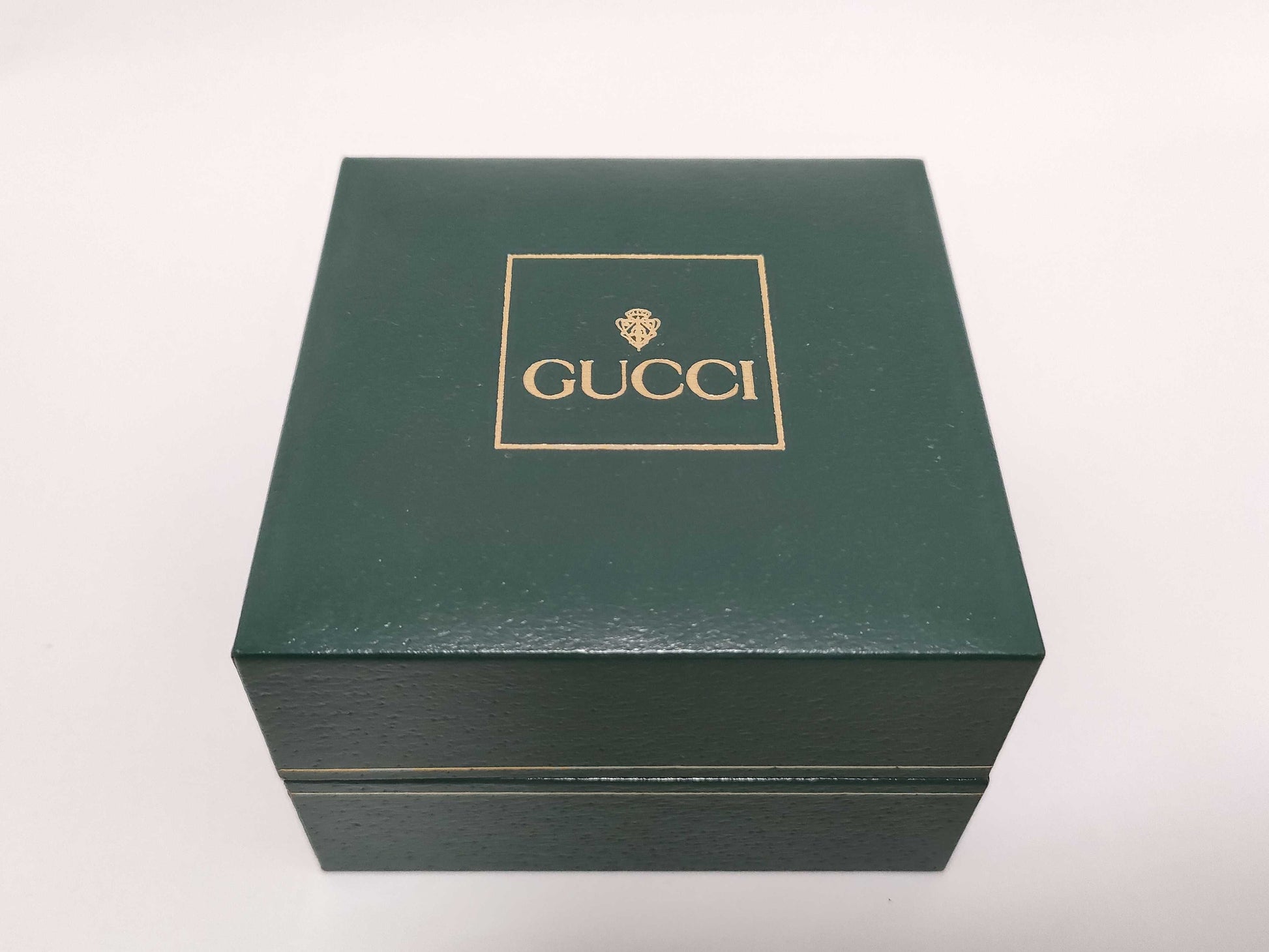 GUCCI 11/12.2 0369465 GP/QZ White Dial Women's Watch 