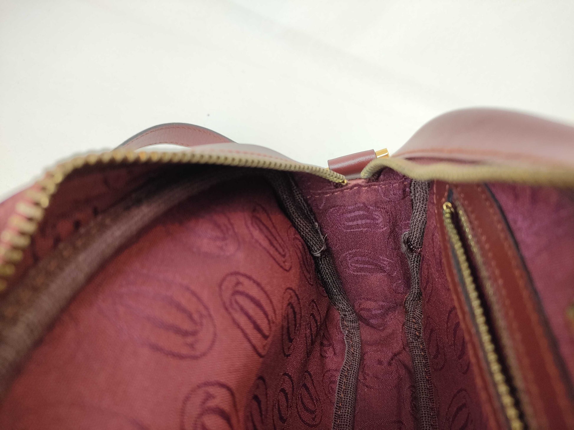 Cartier Must Cartier Leather Shoulder Bag Bordeaux Shoulder Bag