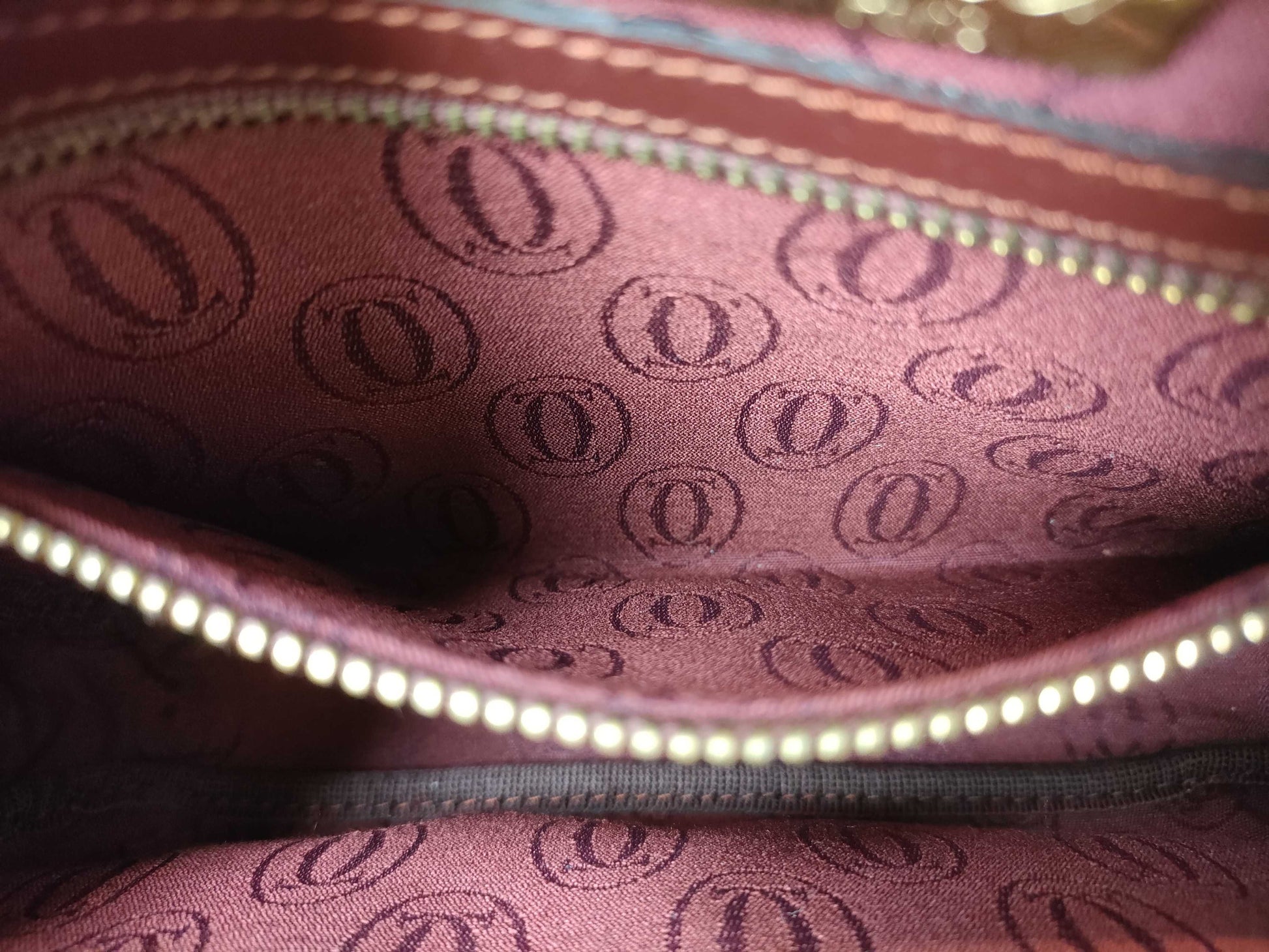 Cartier Must Cartier Leather Shoulder Bag Bordeaux Shoulder Bag