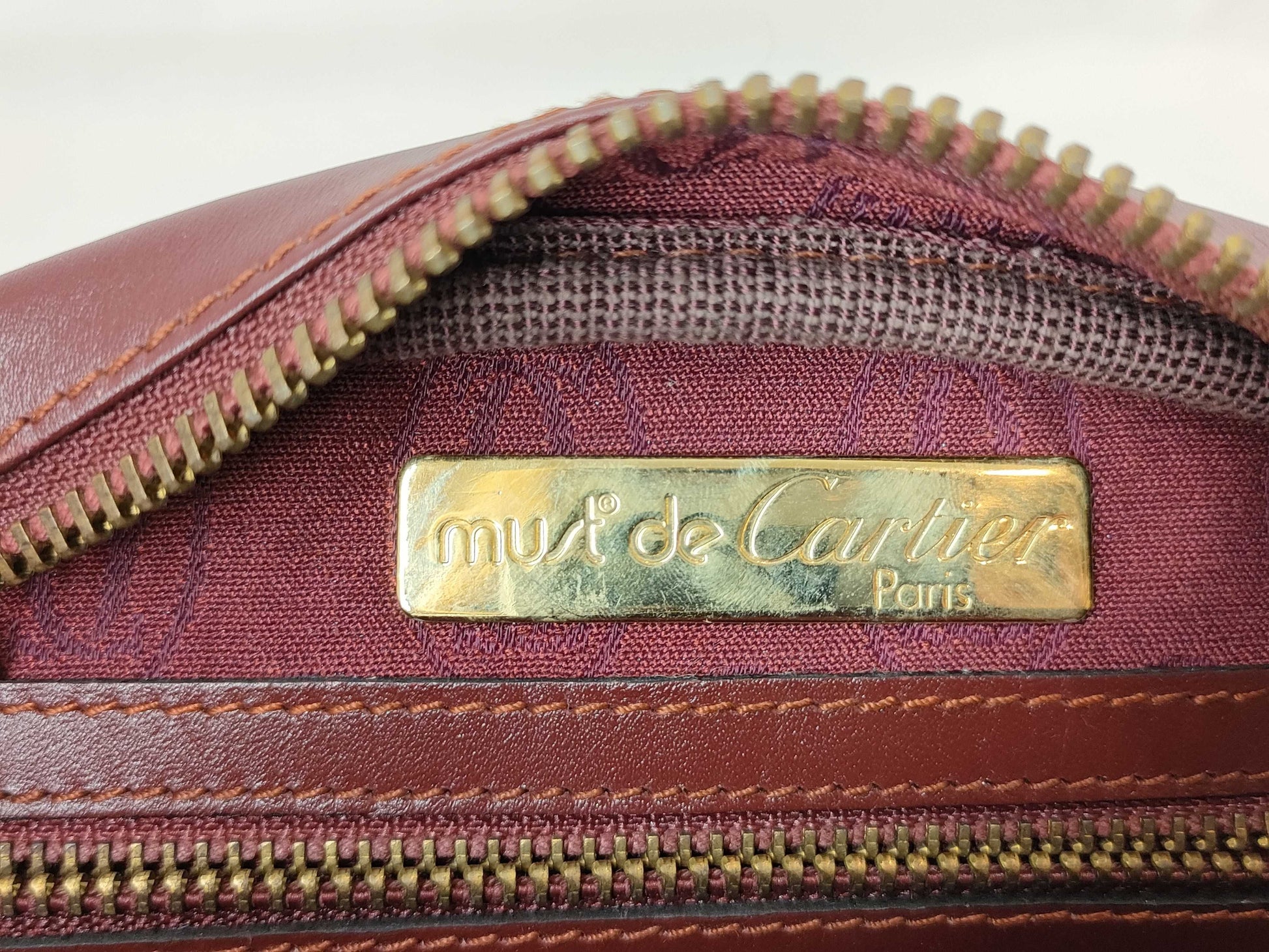 Cartier Must Cartier Leather Shoulder Bag Bordeaux Shoulder Bag