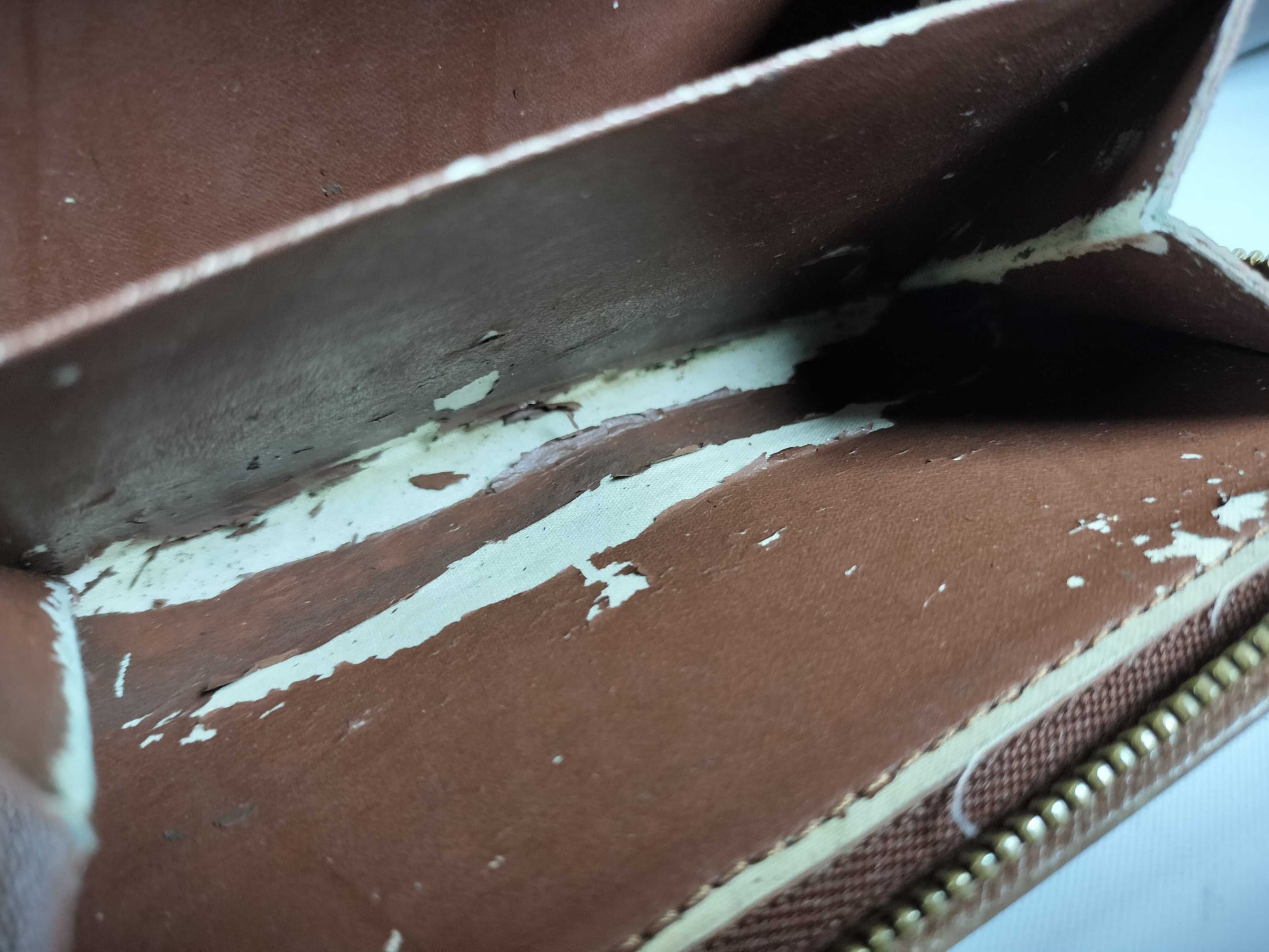 LOUIS VUITTON 5-Piece Wallet Set