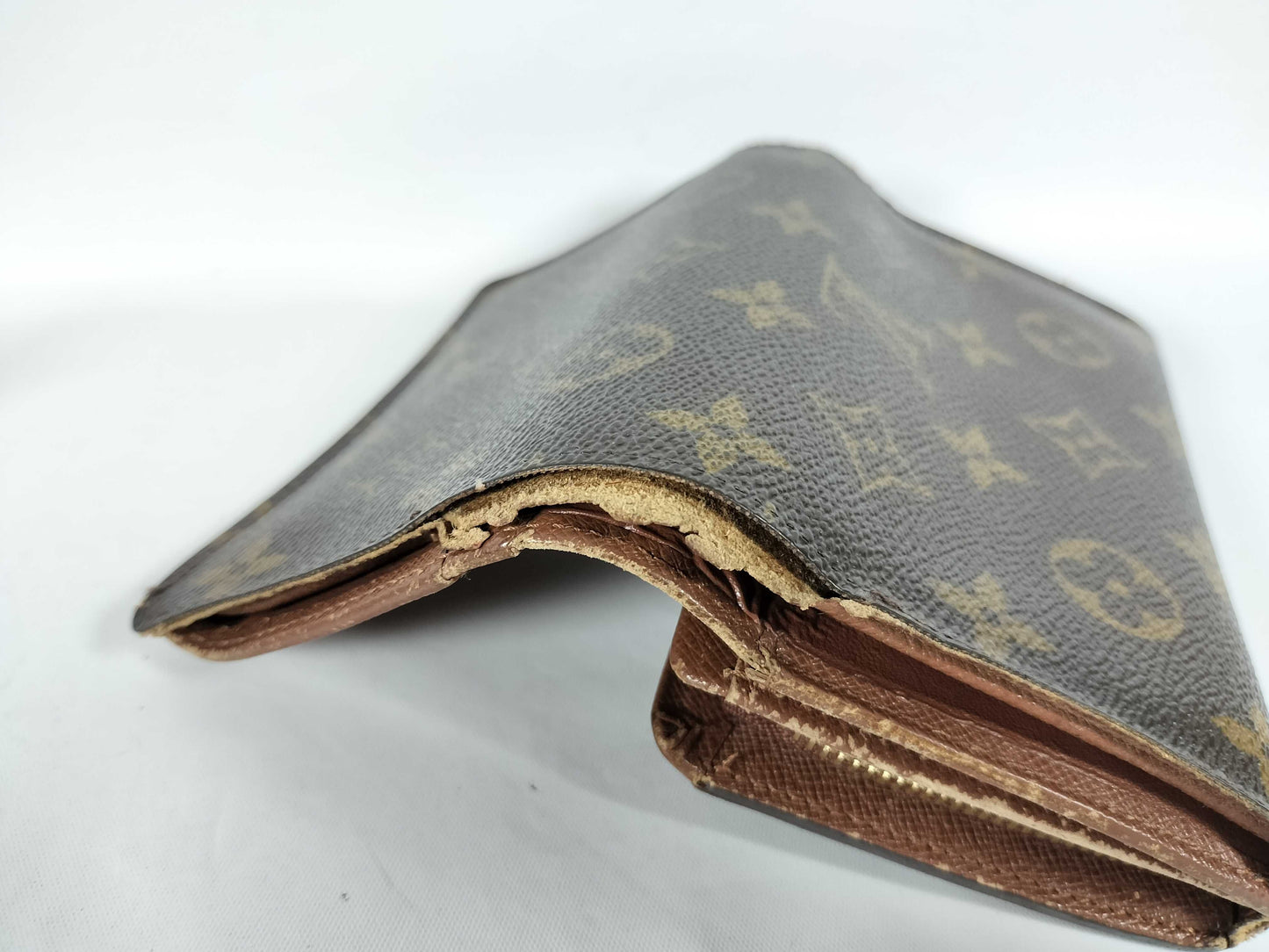 LOUIS VUITTON 5-Piece Wallet Set