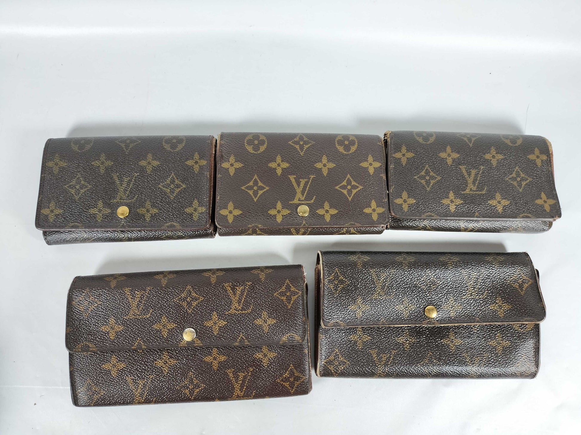 LOUIS VUITTON 5-Piece Wallet Set