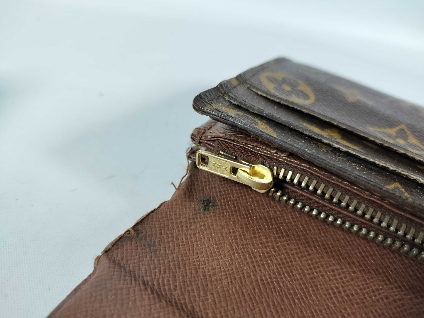 LOUIS VUITTON 5-Piece Wallet Set