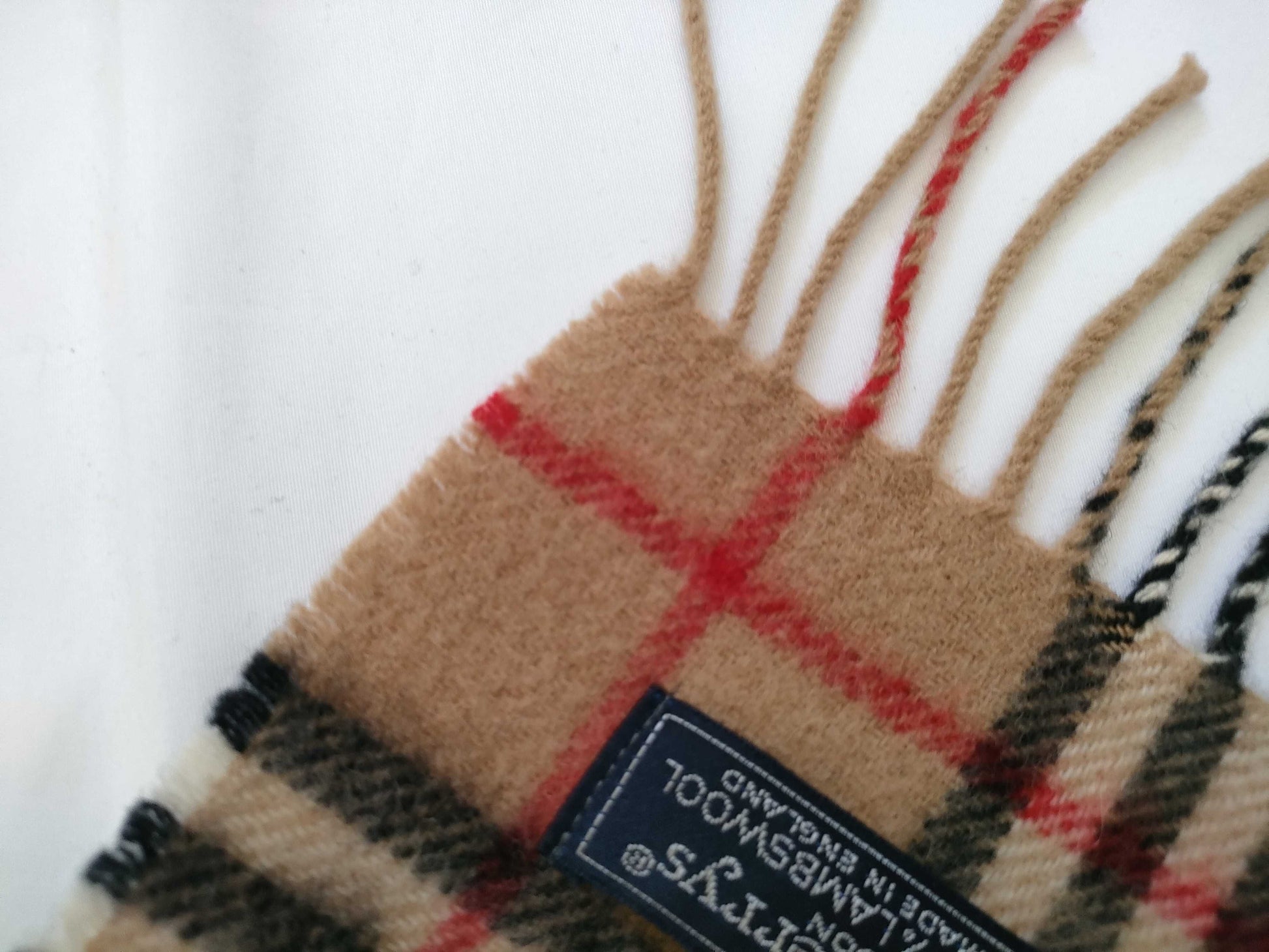BURBERRY / Fringe Scarf / Nova Check / Made in England / 100% Lambswool / Beige Other Accessories