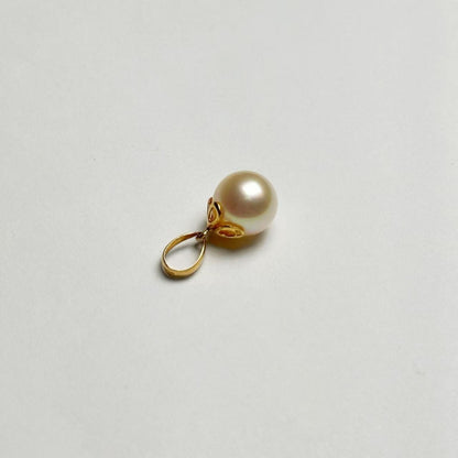 Pearl 8.3mm K18 1.1g Pendant Top 