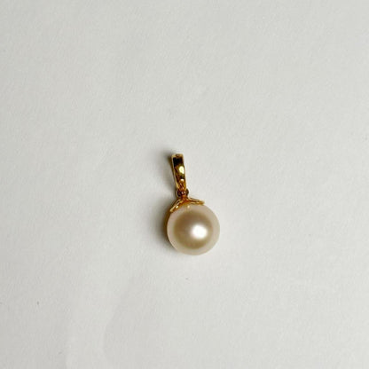 Pearl 8.3mm K18 1.1g Pendant Top 