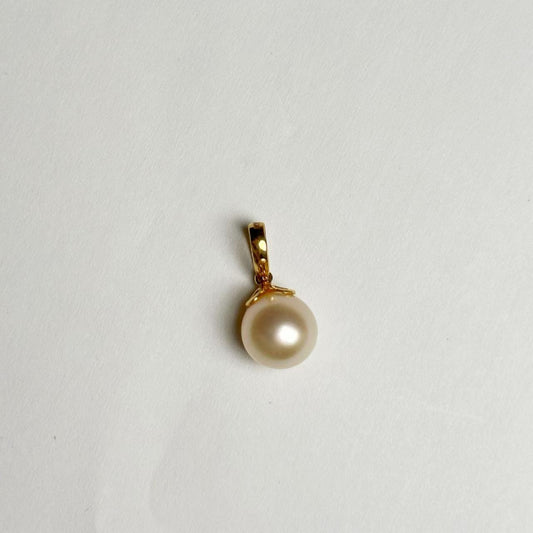 Pearl 8.3mm K18 1.1g Pendant Top 