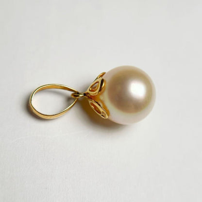 Pearl 8.3mm K18 1.1g Pendant Top 