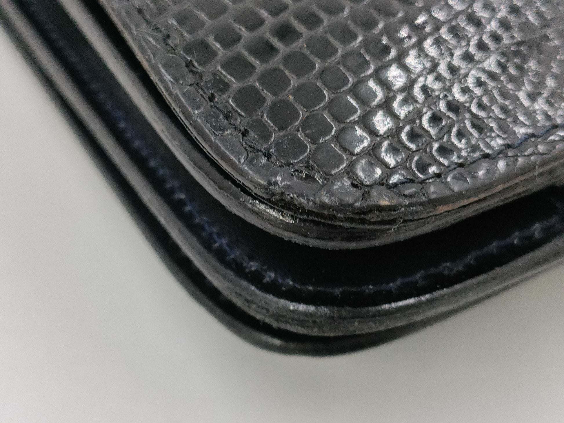 GUCCI Lizard Shoulder Bag with Hook and Loop Closure