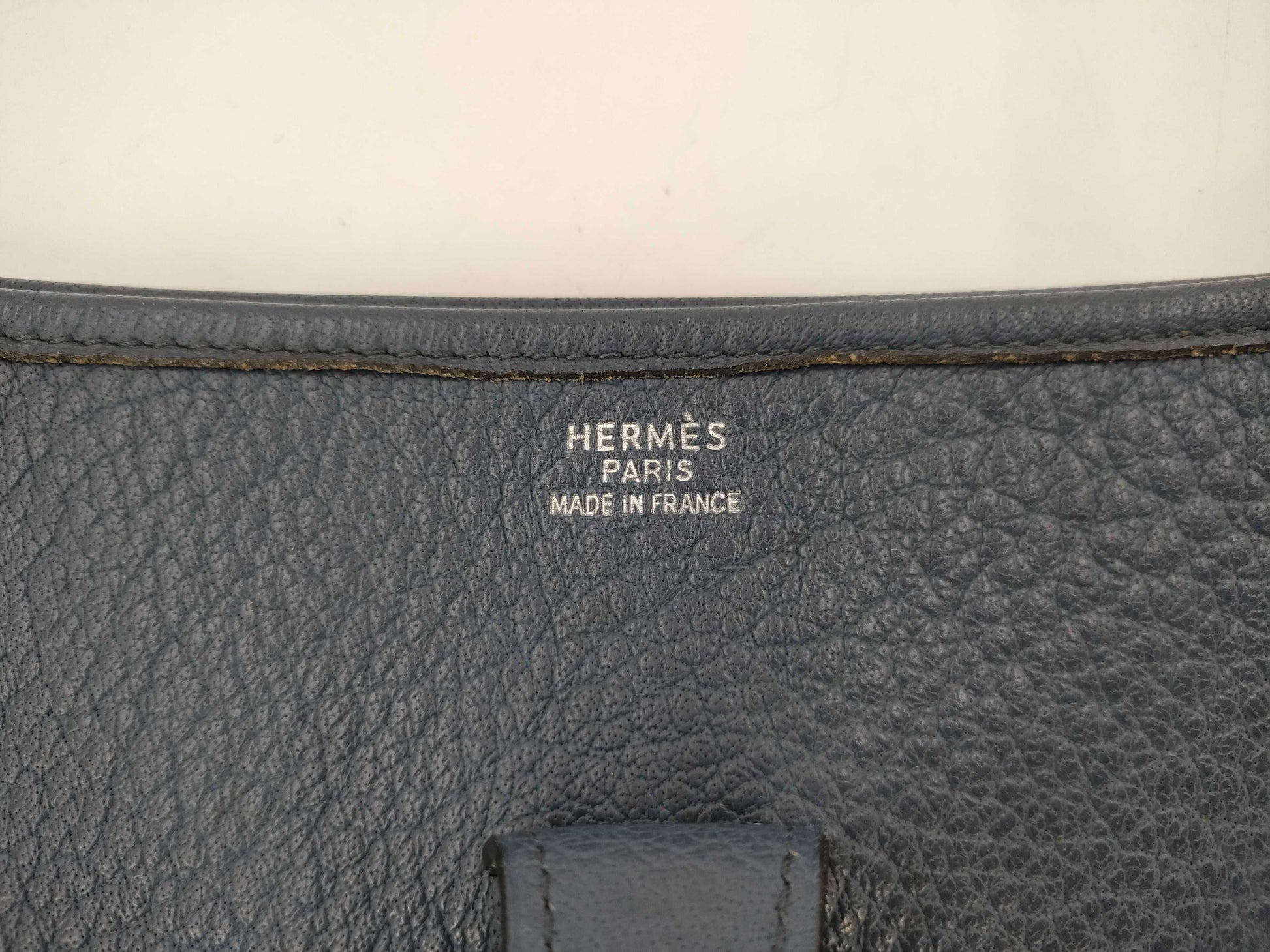 HERMES Evelyn Taurillon Clemence Shoulder Bag