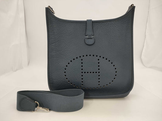 HERMES Evelyn Taurillon Clemence Shoulder Bag