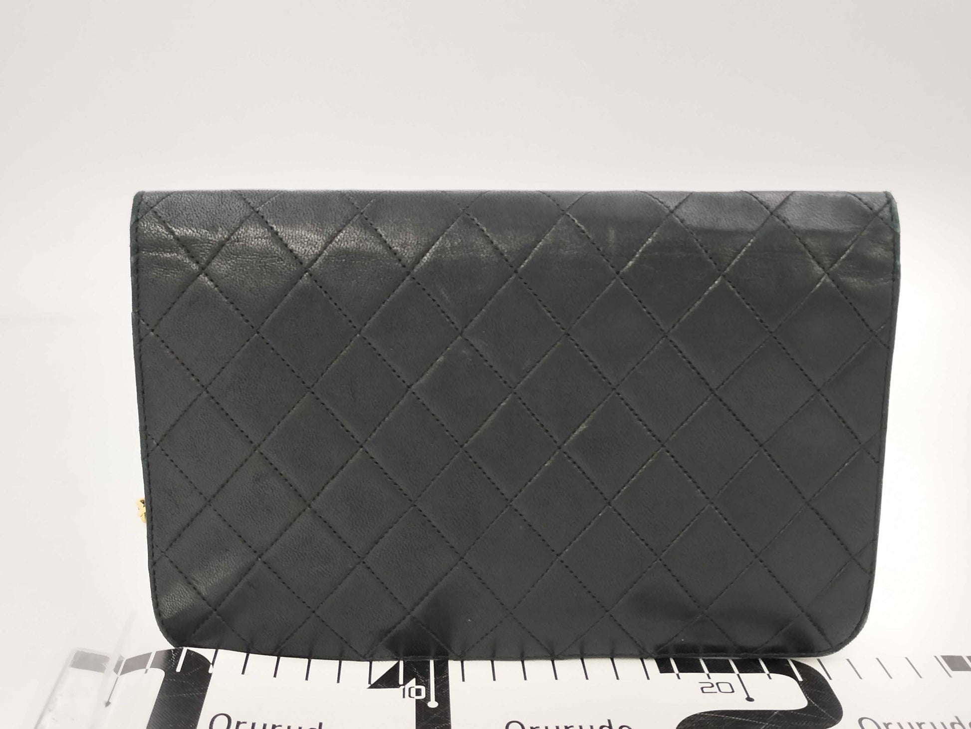 CHANEL Chain Shoulder Bag