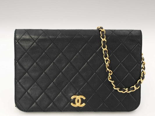 CHANEL Chain Shoulder Bag