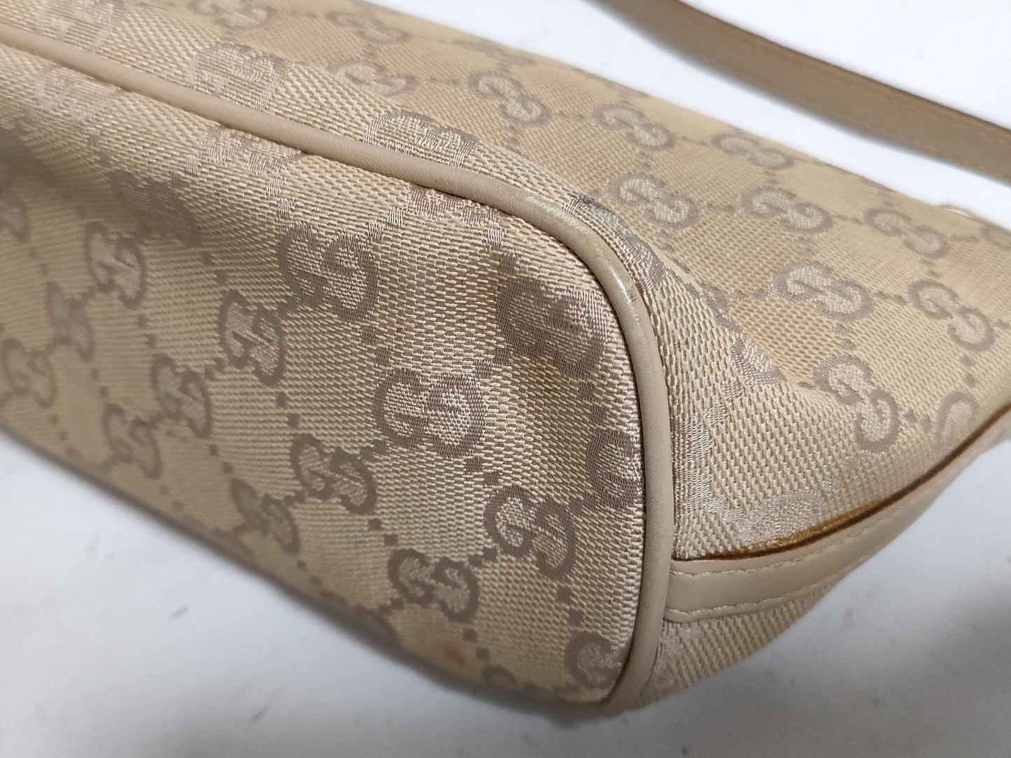 GUCCI GG Canvas Gucci GUCCI GG Canvas Beige Handbag Pouch Handbag