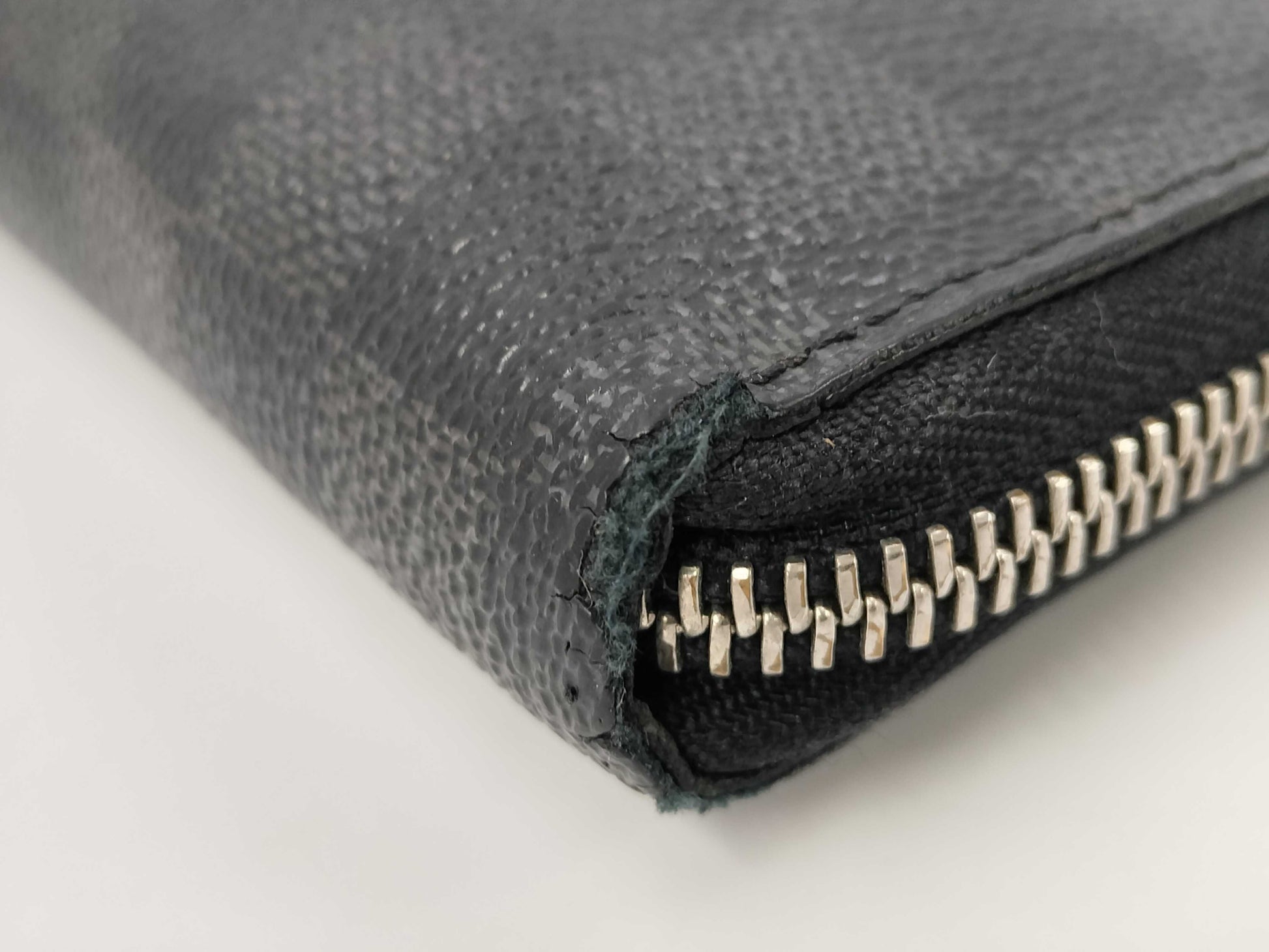 LOUIS VUITTON LV Damier Graphite Zippy Wallet Vertical N63095 Wallet