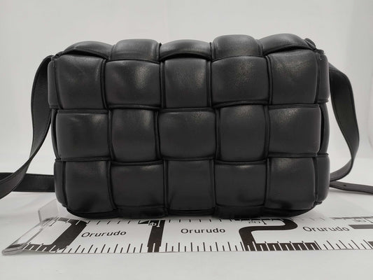 BOTTEGA VENETA Padded Cassette Black Shoulder Bag 591970VCQR18425