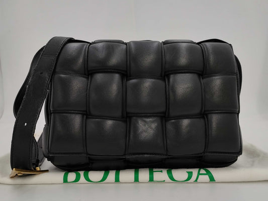 BOTTEGA VENETA Padded Cassette Black Shoulder Bag 591970VCQR18425