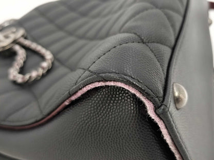 CHANEL shoulder bag