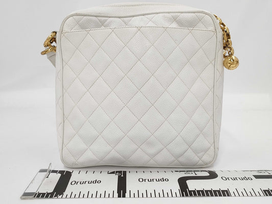 CHANEL shoulder bag