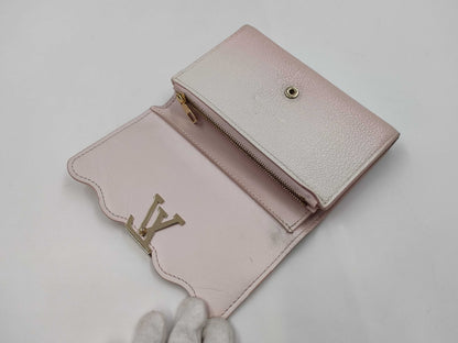 LOUIS VUITTON Portefeuille Capucines Wallet