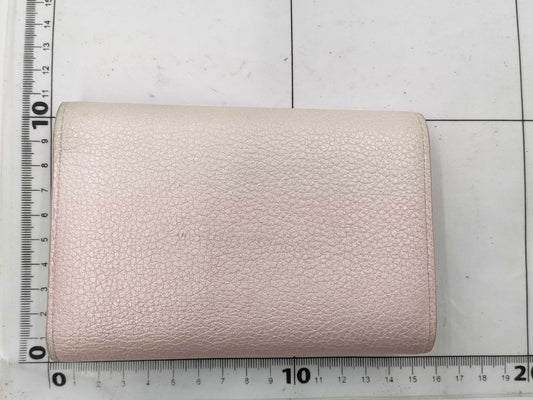 LOUIS VUITTON Portefeuille Capucines Wallet