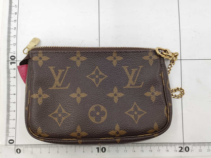 LOUIS VUITTON Mini Pochette Accessoires Pouch