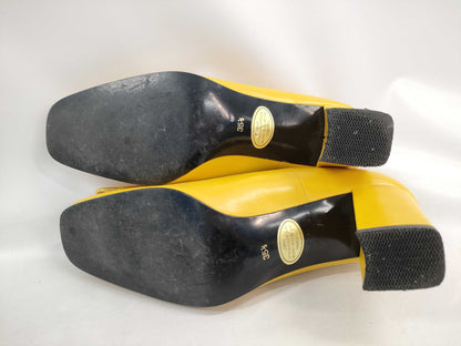 Yves Saint Laurent Pumps in Yellow Leather