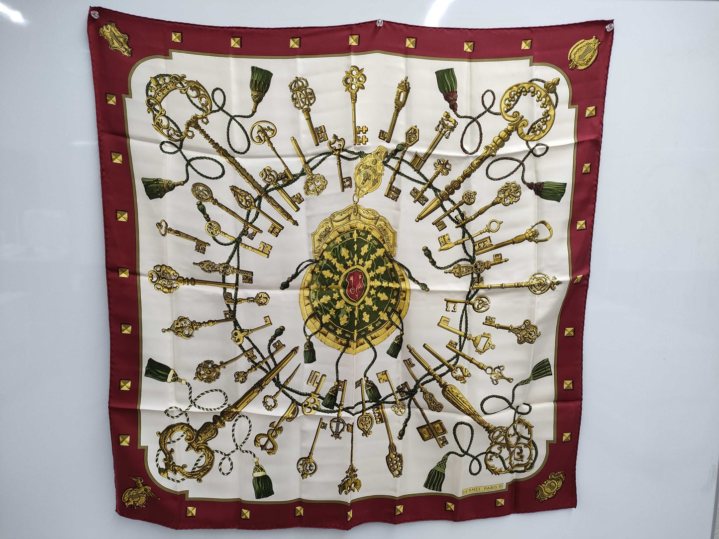 HERMES Carré 90 LES CLES Key Bordeaux Scarf