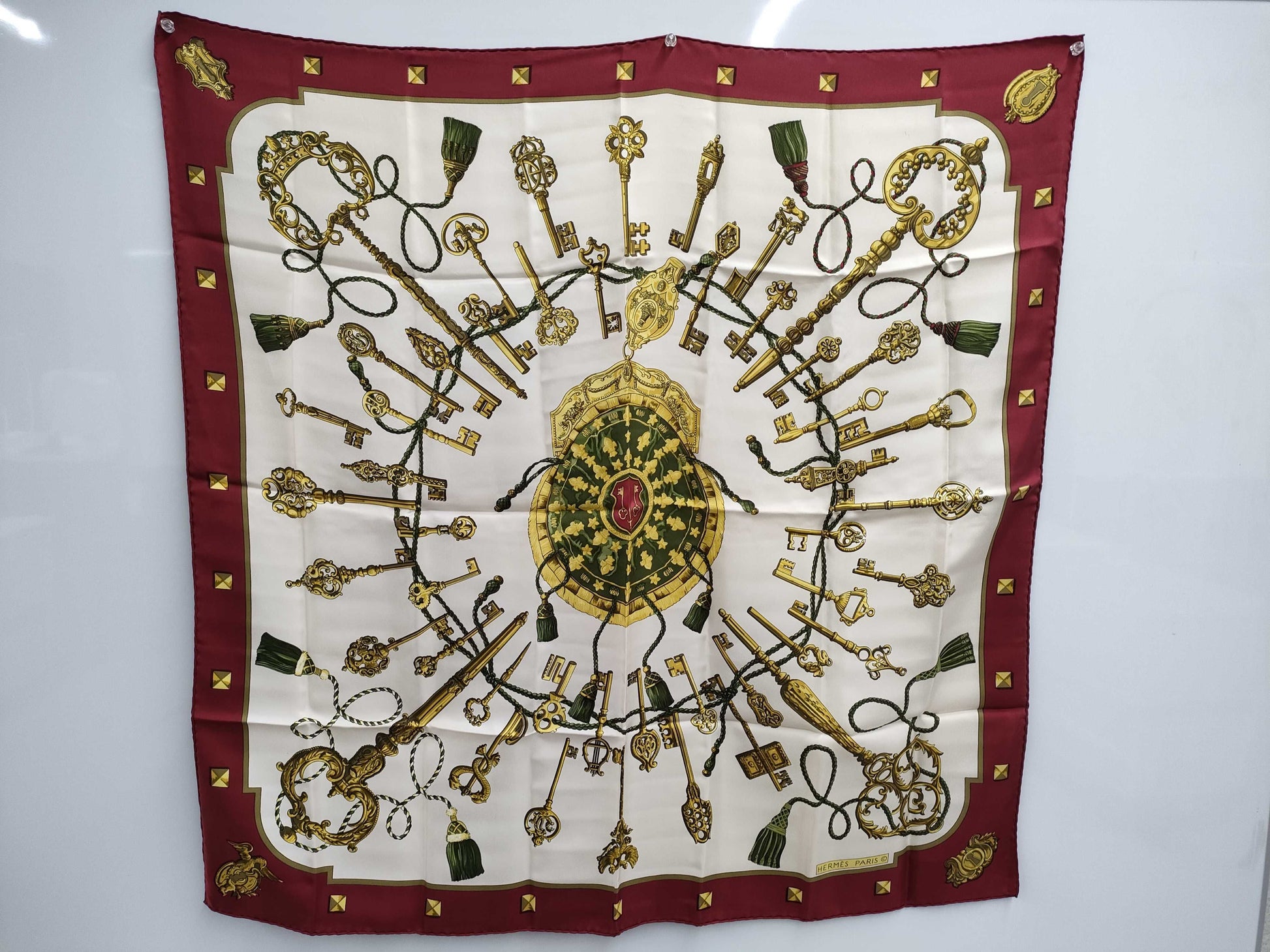 HERMES Carré 90 LES CLES Key Bordeaux Scarf