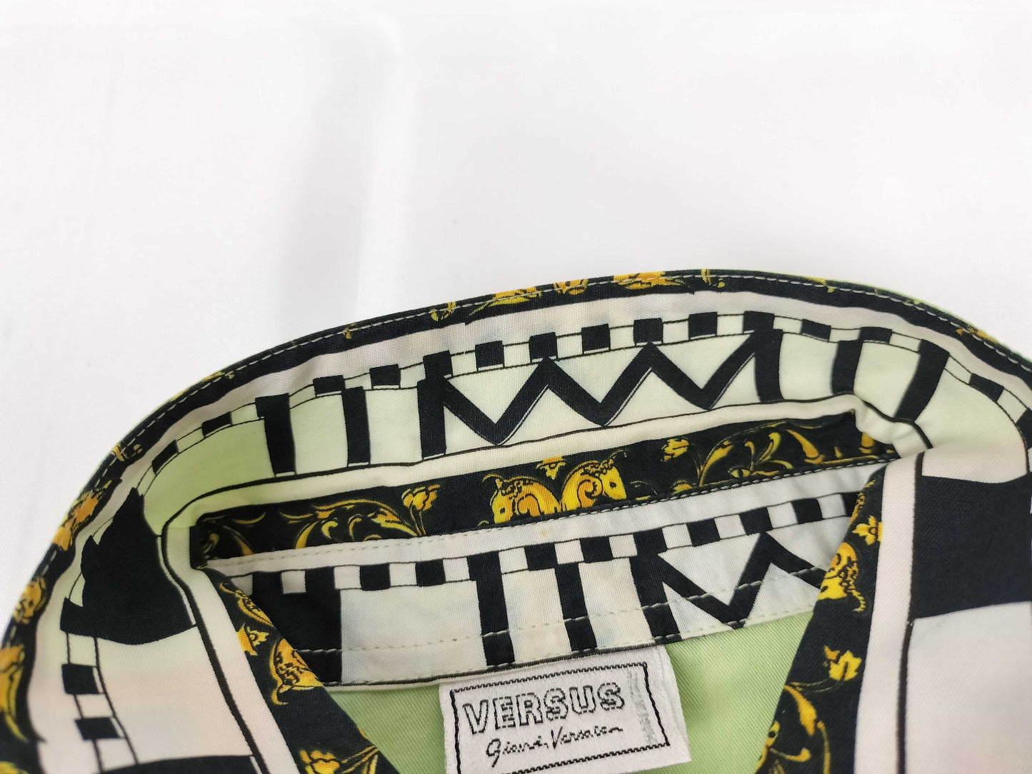 VERSACE 90s VERSUS VERSACE Ethnic Print Shirt