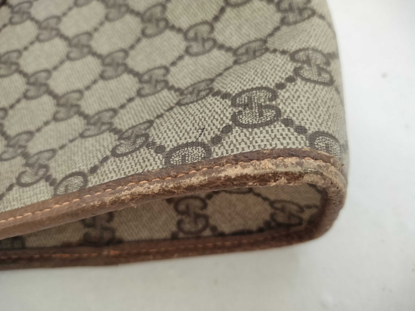 GUCCI branded pouch