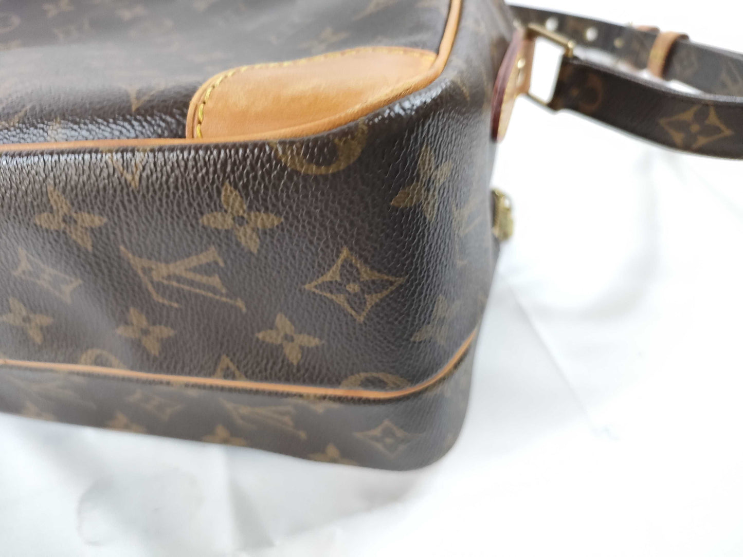 LOUIS VUITTON Monogram LV Nile Shoulder Bag