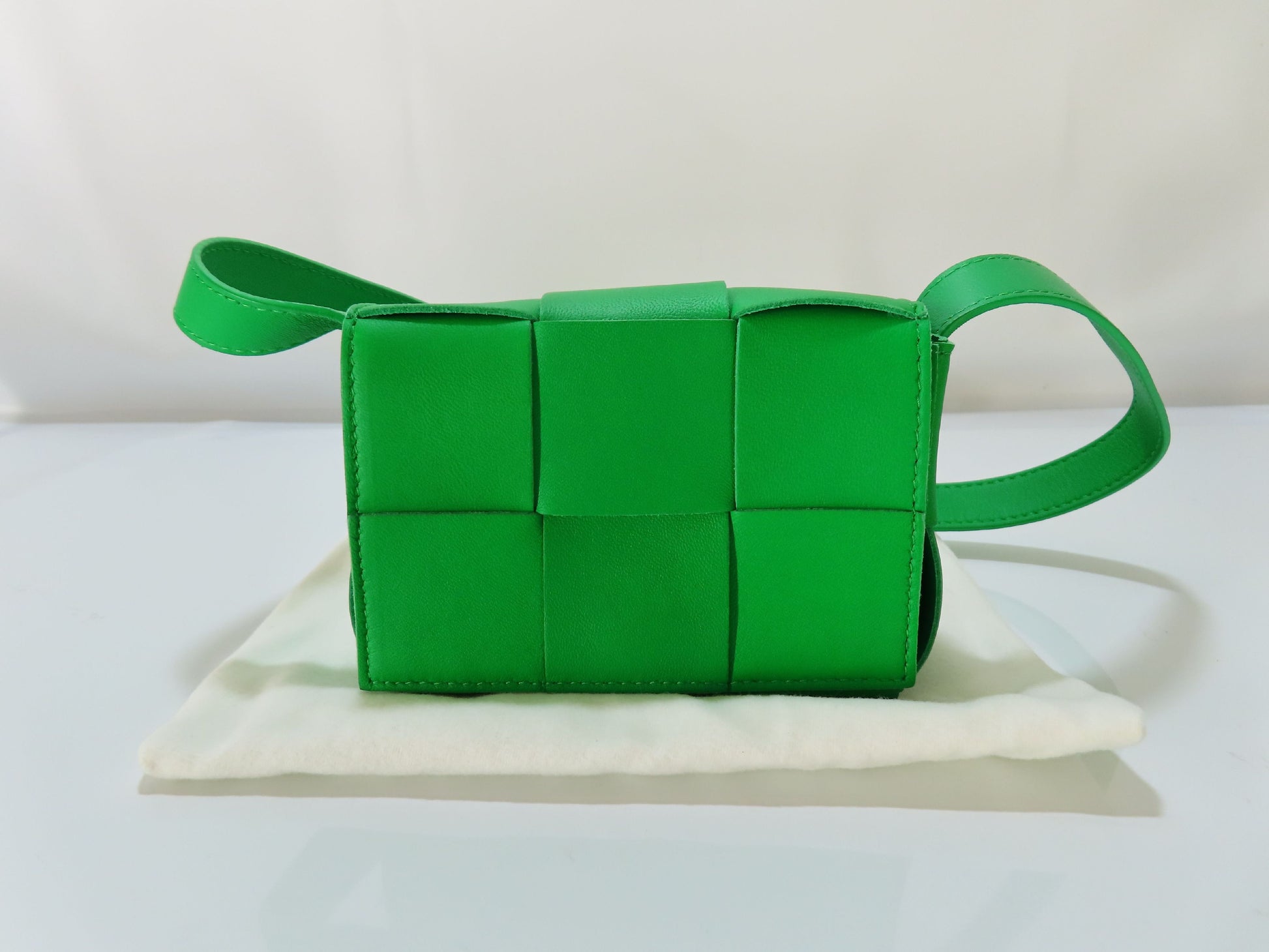 BOTTEGA VENETA Intrecciato Cassette Green Shoulder Bag