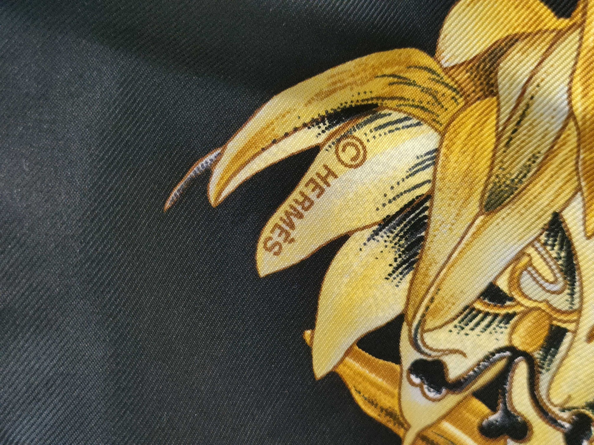 HERMES Silk Carré 90 PASSIFLORES Black Gold Scarf