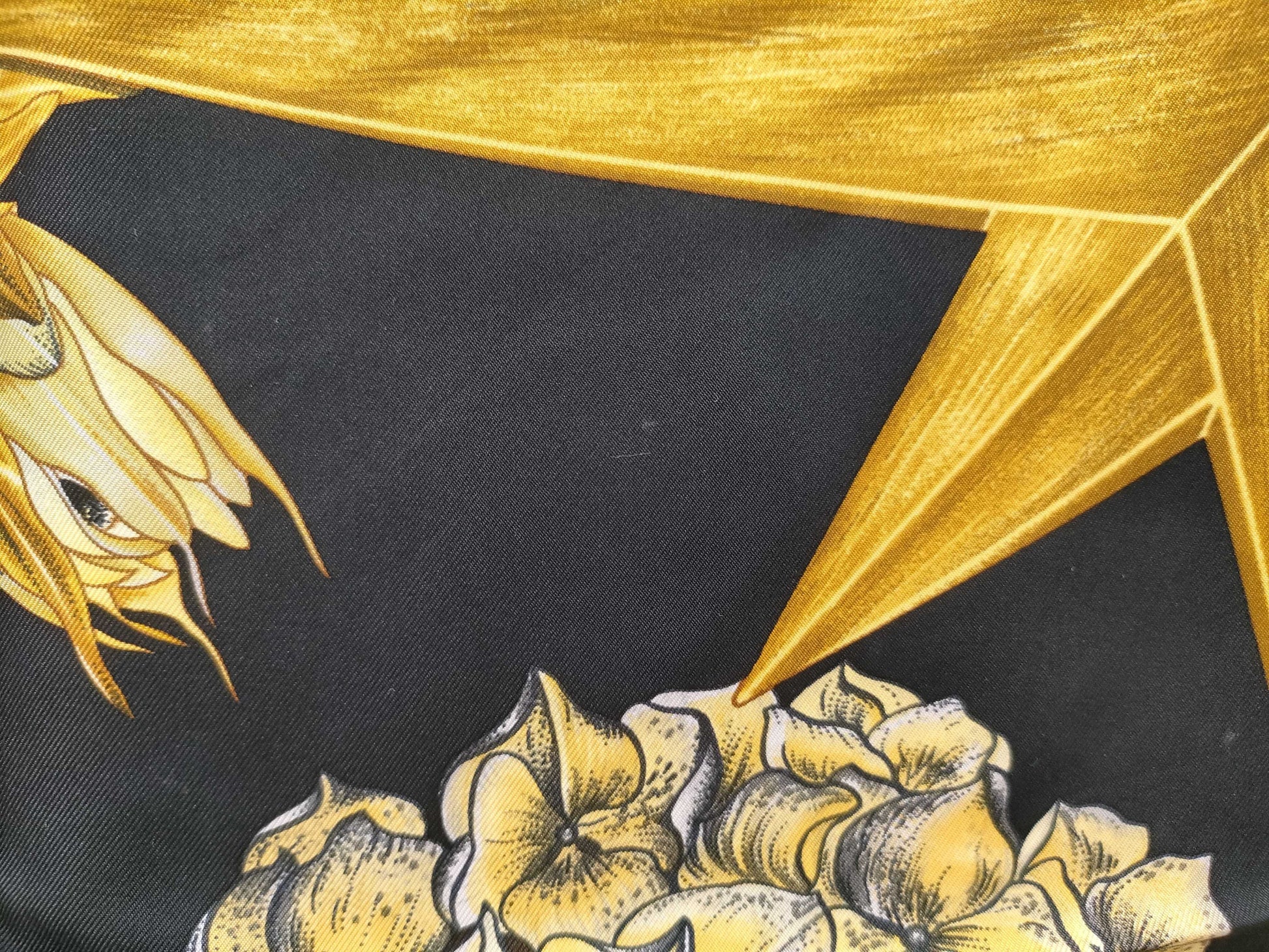 HERMES Silk Carré 90 PASSIFLORES Black Gold Scarf